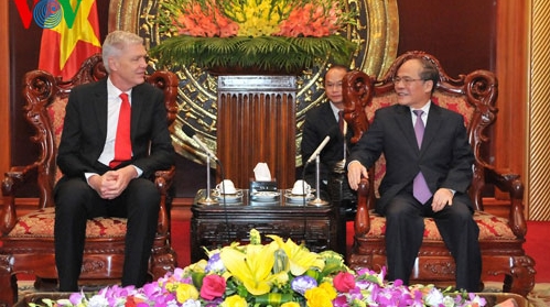 フン国会議長、デンマークのベトナム大使と会見